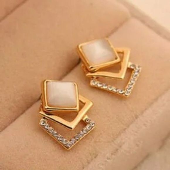 Gold Tone Square Faux Cat Eye Stone Rhinestone Alloy Earring - Picture 1 of 4